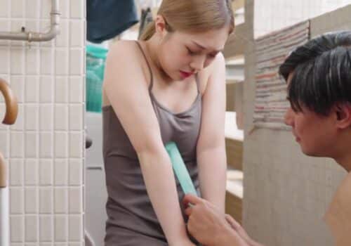 Poster of Biết con dâu thiếu thốn tình dục bố chồng gạ tình khi con trai đi vắng