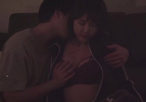 Poster of Cô em vợ mới lớn gạ tình anh rể khi thấy chị gái không làm anh thỏa mãn